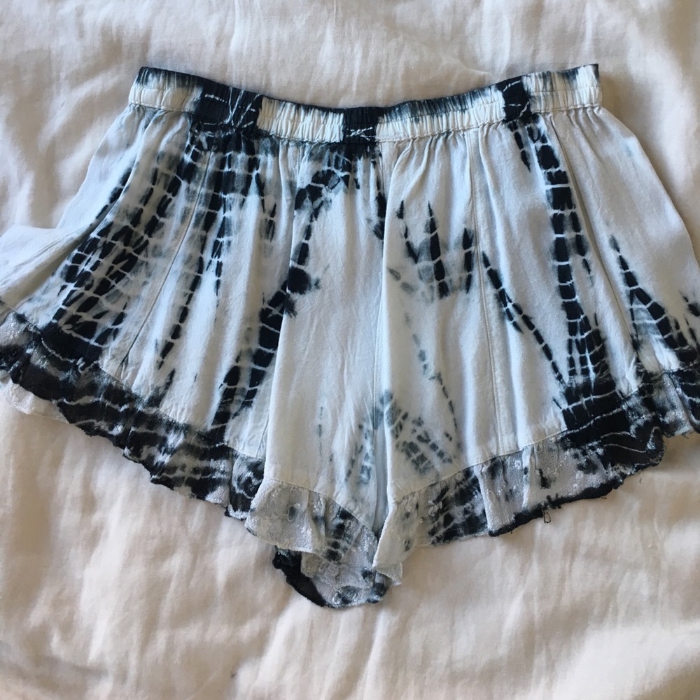 RAGA  ruffle hem sequined shorts